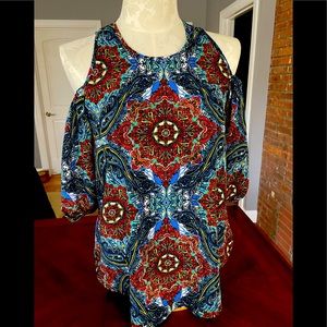 Bohemian peep shoulder top